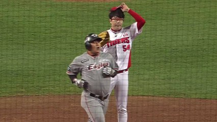 '아, 완봉승!' 양현종, 9회 2아웃서 3실점 패전 / YTN