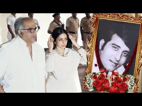 Sridevi Attends Vinod Khanna's Prayer Meet