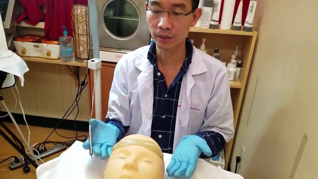 Lesson 5- Working postions for Right-handed folks! (David Nguyen, iBrows Academy)