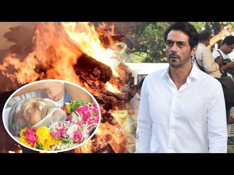 Arjun Rampal At Veteran Actor Vinod Khanna's Funeral