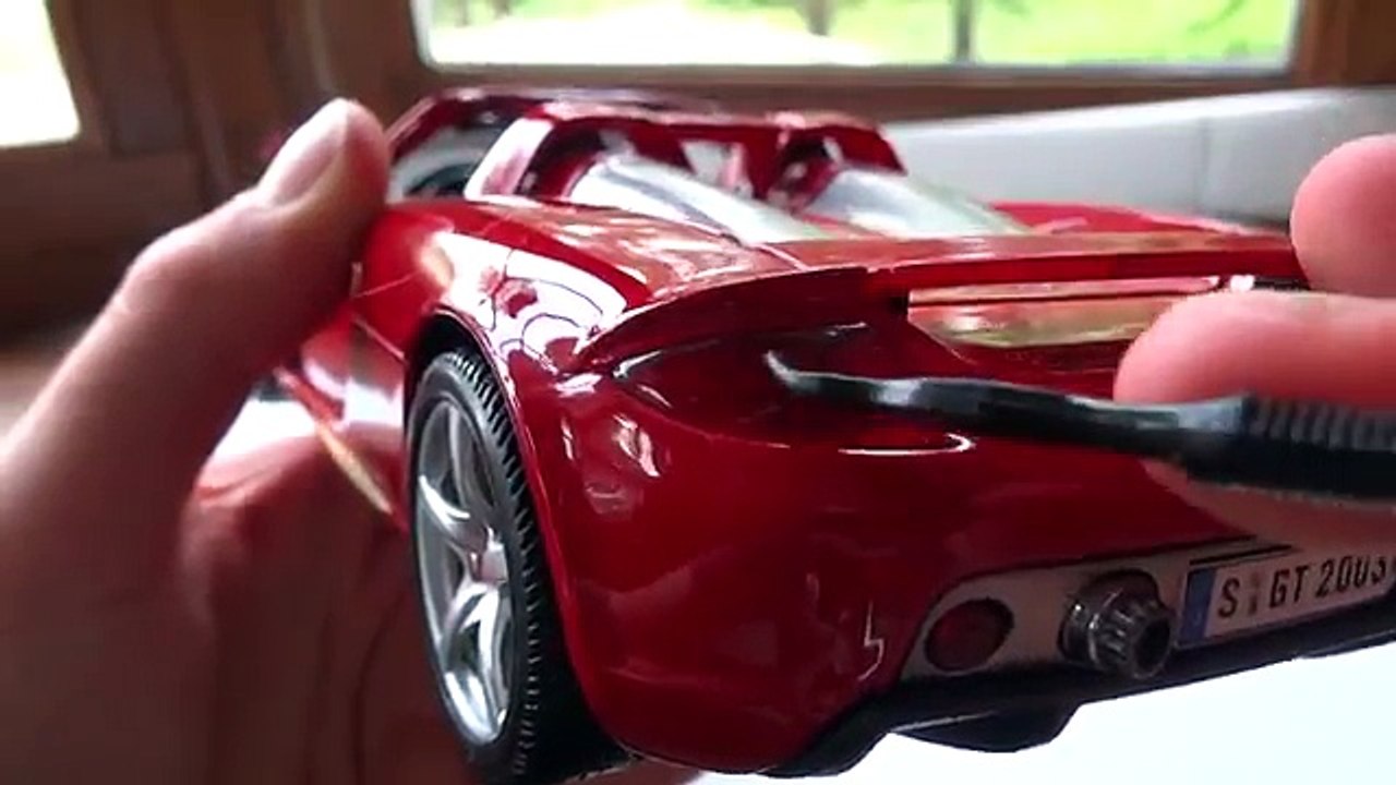 Review of 1/18 Porsche Carrera GT by Maisto