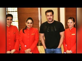 Salman Khan Poses With Staff @ Mumbai Airport Before IIFA 2017