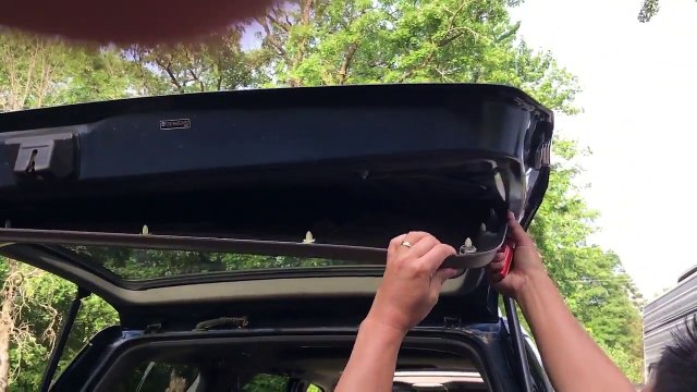 Fixing Toyota Sequoia Broken Rear Door Latch/Kho Qhov Rooj Tsheb