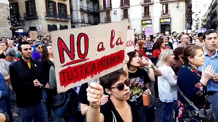 Concentració a la plaça Sant Jaume contra la sentència sobre 'La manada'