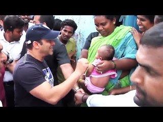 Salman Khan's HEARTBREAKING Reaction Meeting Poor Baby In Slum