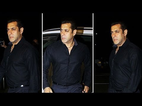Salman Khan Spotted At Mumbai Airport |Leaves For Hong Kong For DaBangg Tour 2017