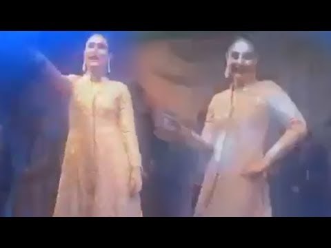 Kareena Kapoor ROCKING DANCE On Chammak Challo In Dubai - Malabar Gold Launch