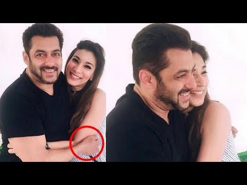 Salman Khan Shy & Uncomfortable Hugging Abu Dhabi Fan