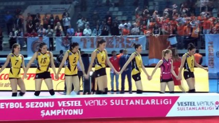 Şampiyon VakıfBank, kupasına kavuştu