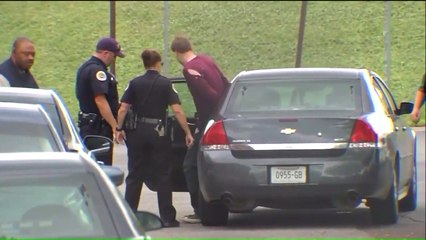 Report: Chicago Police Failing to Take Guns From People Who Shouldn`t Have Them