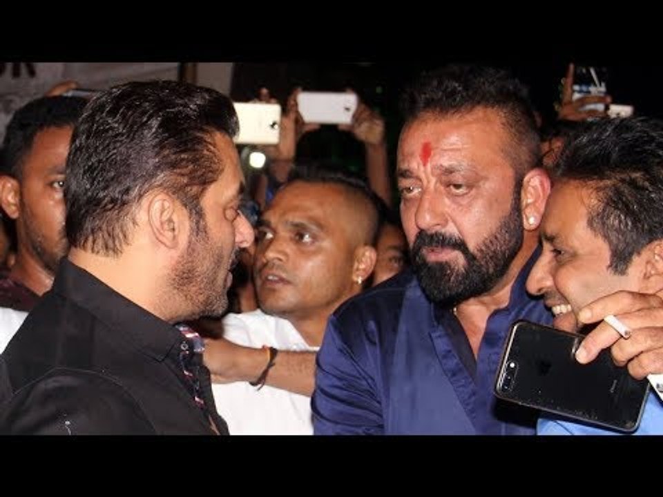 Sanjay Dutt PARTY'S @ Salman Khan's Home Till 4 am In Morning