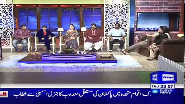 Hasb e Haal 26 April 2018 - Azizi as Heera Superhit - حسب حال - Dunya News