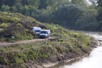 Arkadaşına Kızan Suriyeli Genç, Aracını Nehre Attı