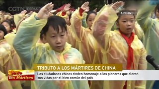 Presidente Xi rinde tributo ante Monumento a los Héroes del Pueblo en Día de Mártires