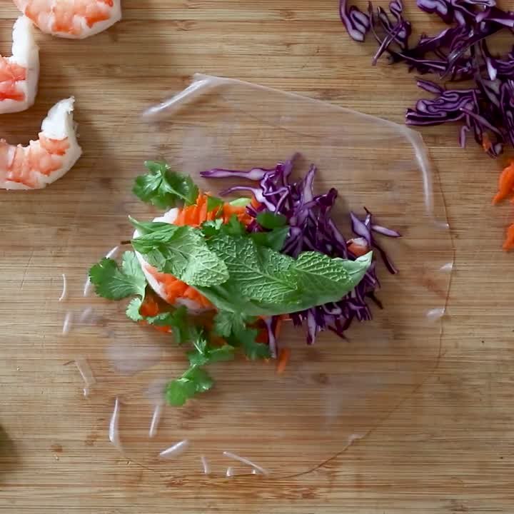 Shrimp Summer Rolls with Peanut Hoisin Dipping Sauce