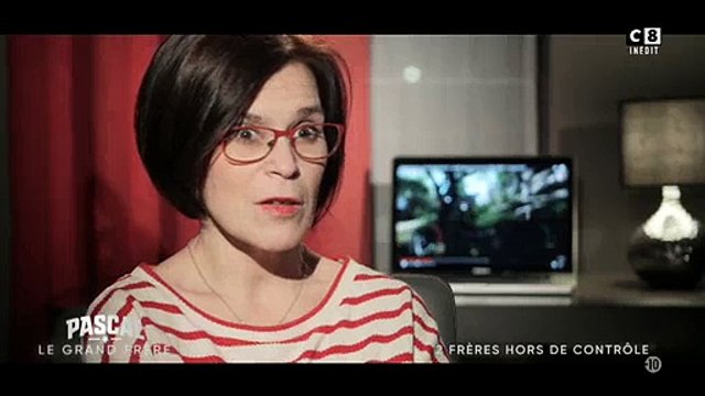 La façon très spéciale de Pascal le grand frère de réveiller des ados sur C8 - Regardez