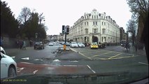 Un cycliste poursuivi par la police et arrêté par des passants à Cardiff