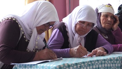 Dört nesil aynı okul sırasında - UŞAK