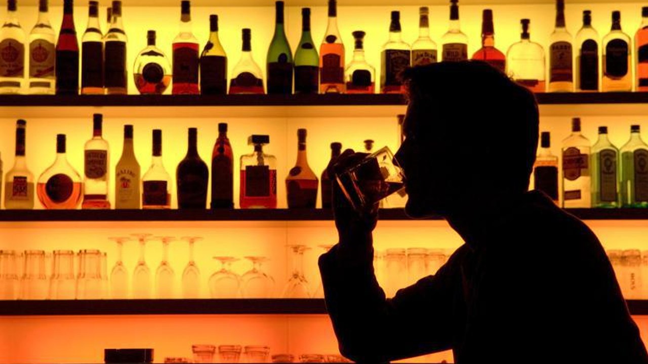 Karnataka Elections 2018 : ಮದ್ಯ ಪ್ರಿಯರಿಗೆ ಶಾಕ್! ಮತದಾನಕ್ಕೂ 48 ಗಂಟೆಗಳ ಮುಂಚೆ ಬಾರ್ ಗಳು ಬಂದ್