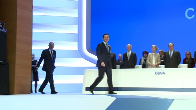 BBVA y CaixaBank logran beneficios, Bankia desciende un 24,5%