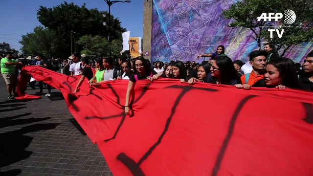 Mexique: des manifestations pour les trois étudiants tués