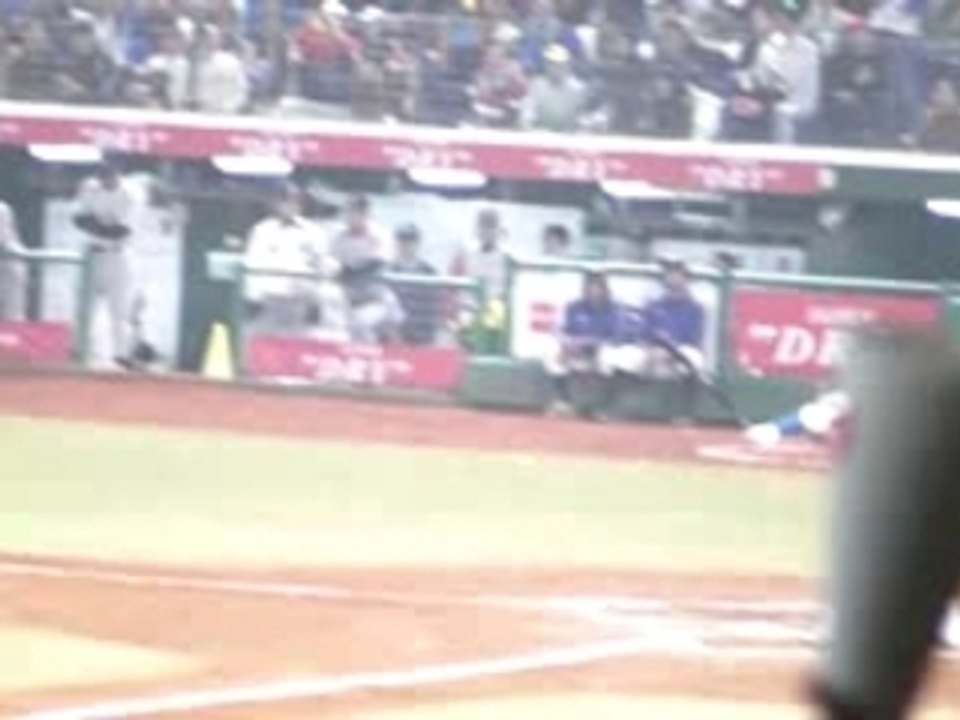 陳金鋒全壘打後瘋掉的現場