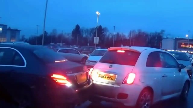 BEST WOMEN DRIVERS CRASH AND FAIL, WOMAN CAR CRASH COMPILATION APRIL 2018