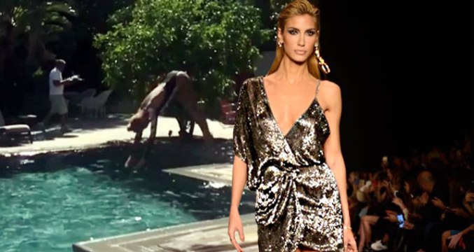 Çağla Şıkel, Deniz Sezonunu Kendine Has Atlayışıyla Açtı