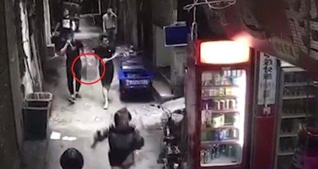 Eşinin Kesik Kafası ile Sokakta Yürüyen Adam Güvenlik Kameralarına Yakalandı