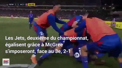 Chef d'oeuvre, il marque d'une talonnade aux 20 mètres