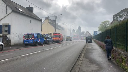 Une maison en feu, rue de Pont-Aven