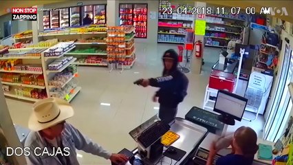 Mexique : un braqueur se fait maîtriser par un client d'une supérette (vidéo)