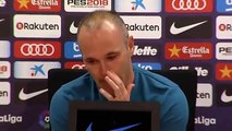 La ovación cerrada de compañeros, familiares y periodistas a Andrés Iniesta en su adiós