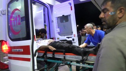 Yolcu midibüsü devrildi: 24 yaralı