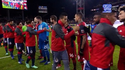 Periodista deportivo golpeó a un fanático que la acosó durante transmisión