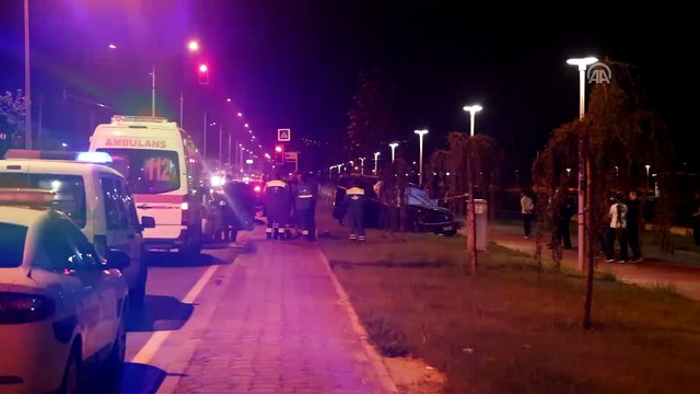 Karşı şeride geçen hafif ticari araç, otomobille çarpıştı: 1 ölü, 3 yaralı - BURSA
