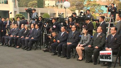 Скачать видео: Leaders of S. Korea, N. Korea announce joint declaration that includes complete denuclearization of Korean Peninsula