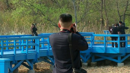 전 세계 생중계 된 北 기자들의 '열혈 취재'..."언 속 뚫리는 느낌" / YTN