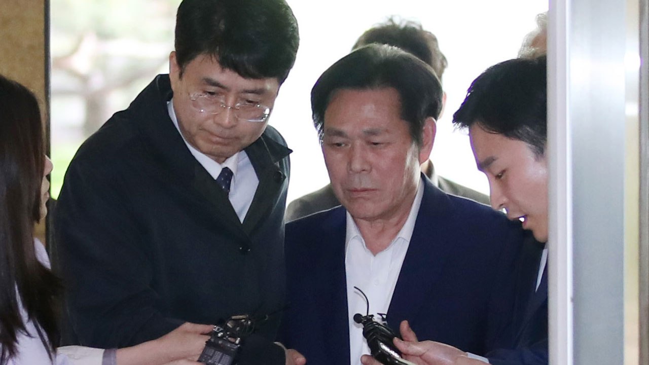 '신도 성폭행' 의혹 이재록 목사 재소환...묵묵부답 / YTN