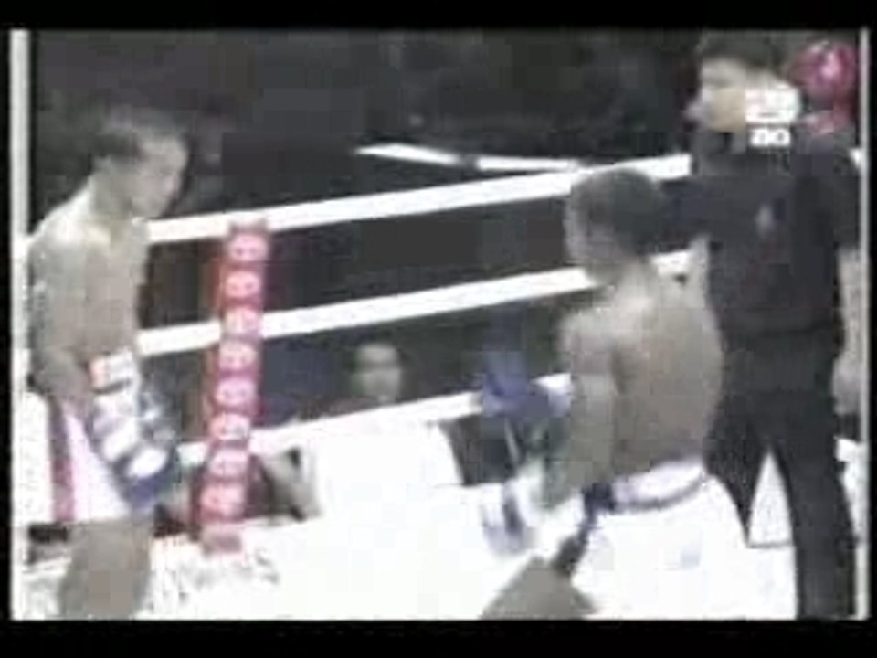 Buakaw por Pramuk 1st fight