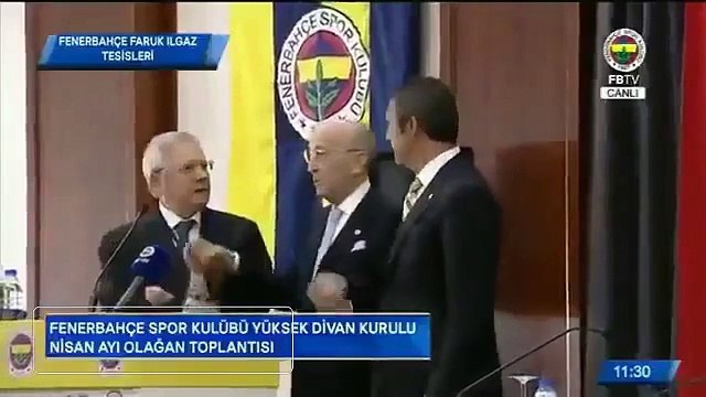 Ali Koç ile Aziz Yıldırım, divan kurulu toplantısında sarıldı