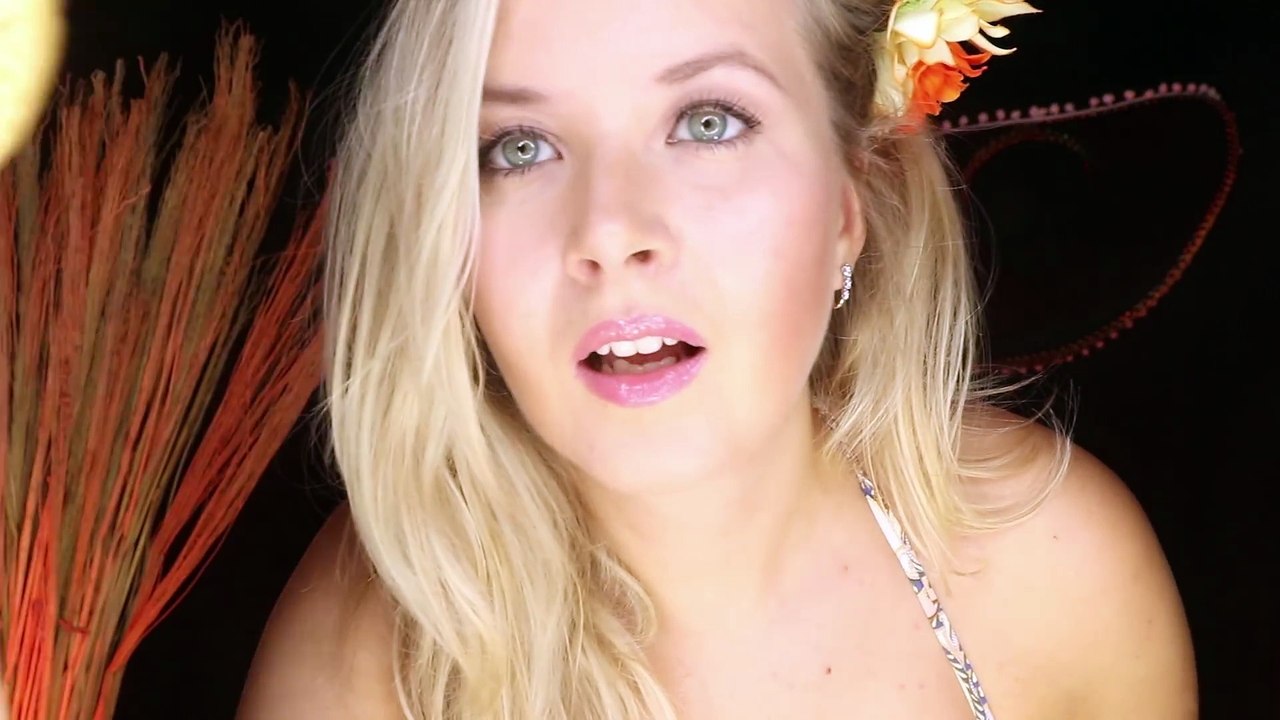 ASMR Two girls in bungalow Sweet care after the sunburn ⛱