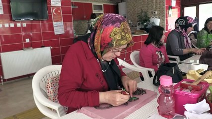 Engelliler tel ve çiviyi sanata dönüştürüyor - KARAMAN