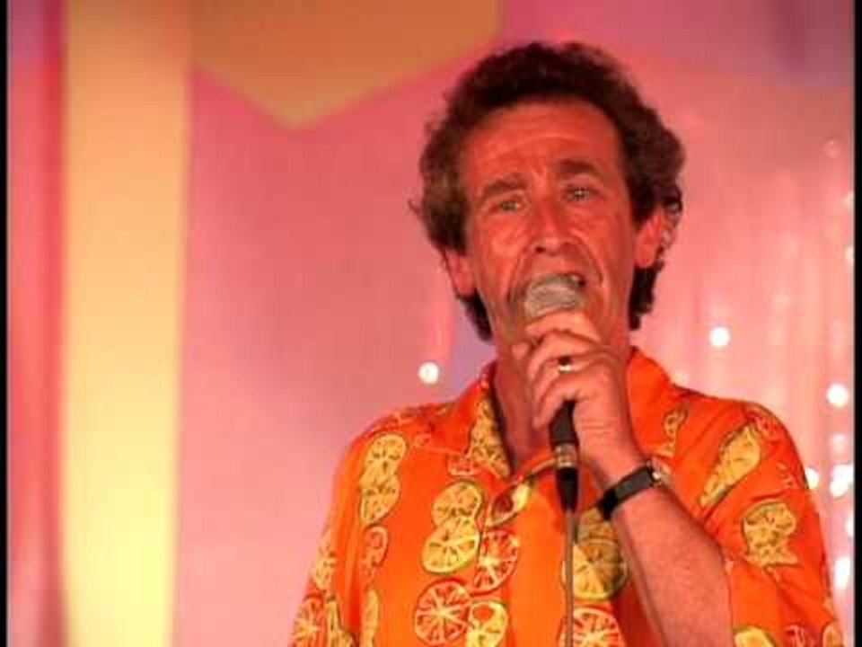 'The Comedians':Dave Barron on Opera