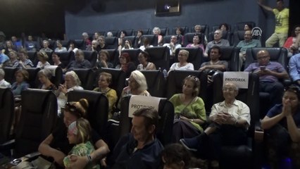 Bodrum'da 'İki Yaka Yarım Aşk' filmin gösterimi - MUĞLA