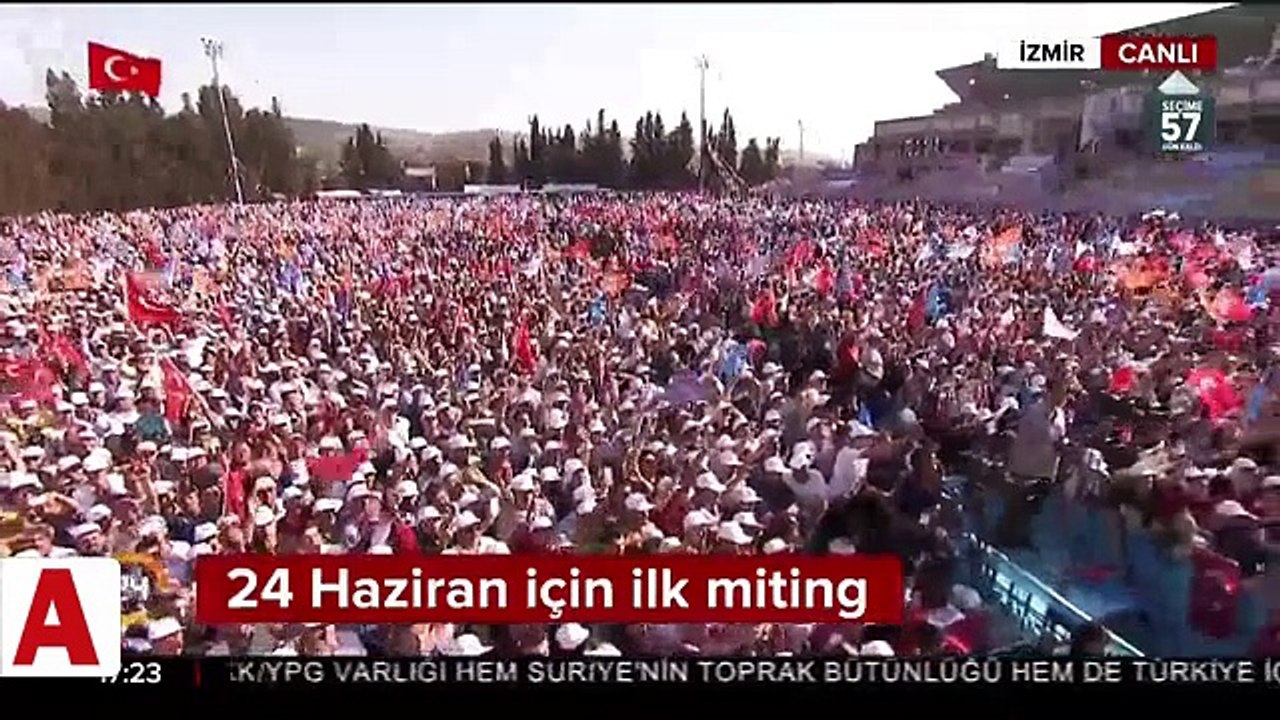İbrahim Tatlıses, 'yaylalar� türküsünü İzmir�de de söyledi