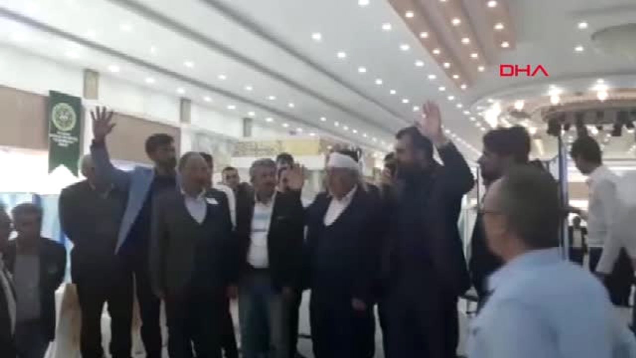 Elazığ-Genel Kurulda Kavga Çıktı Sandalyeler Havada Uçuştu