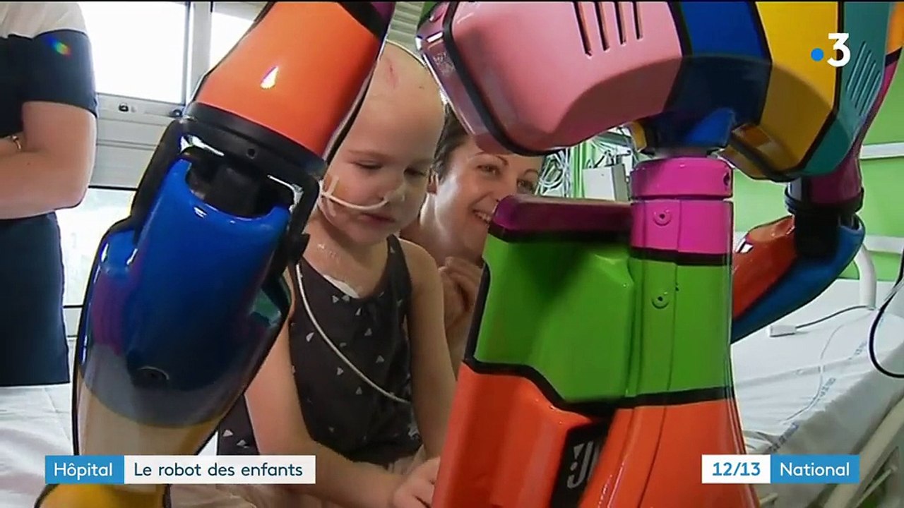 Rouen : au CHU, le robot Hope rend le sourire aux enfants