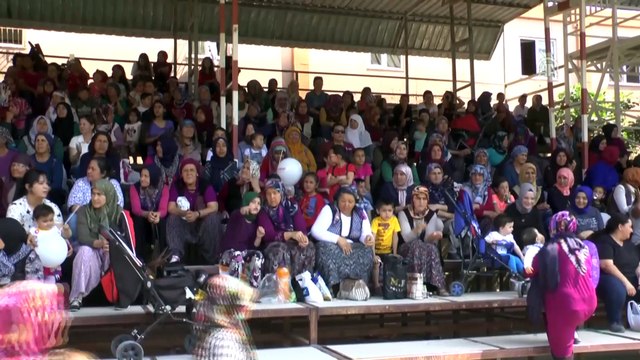 Kadınlardan domates kasası taşıma yarışması - ANTALYA