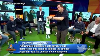 Tomás Roncero persigue a Soria para regalarle una camiseta del Bet